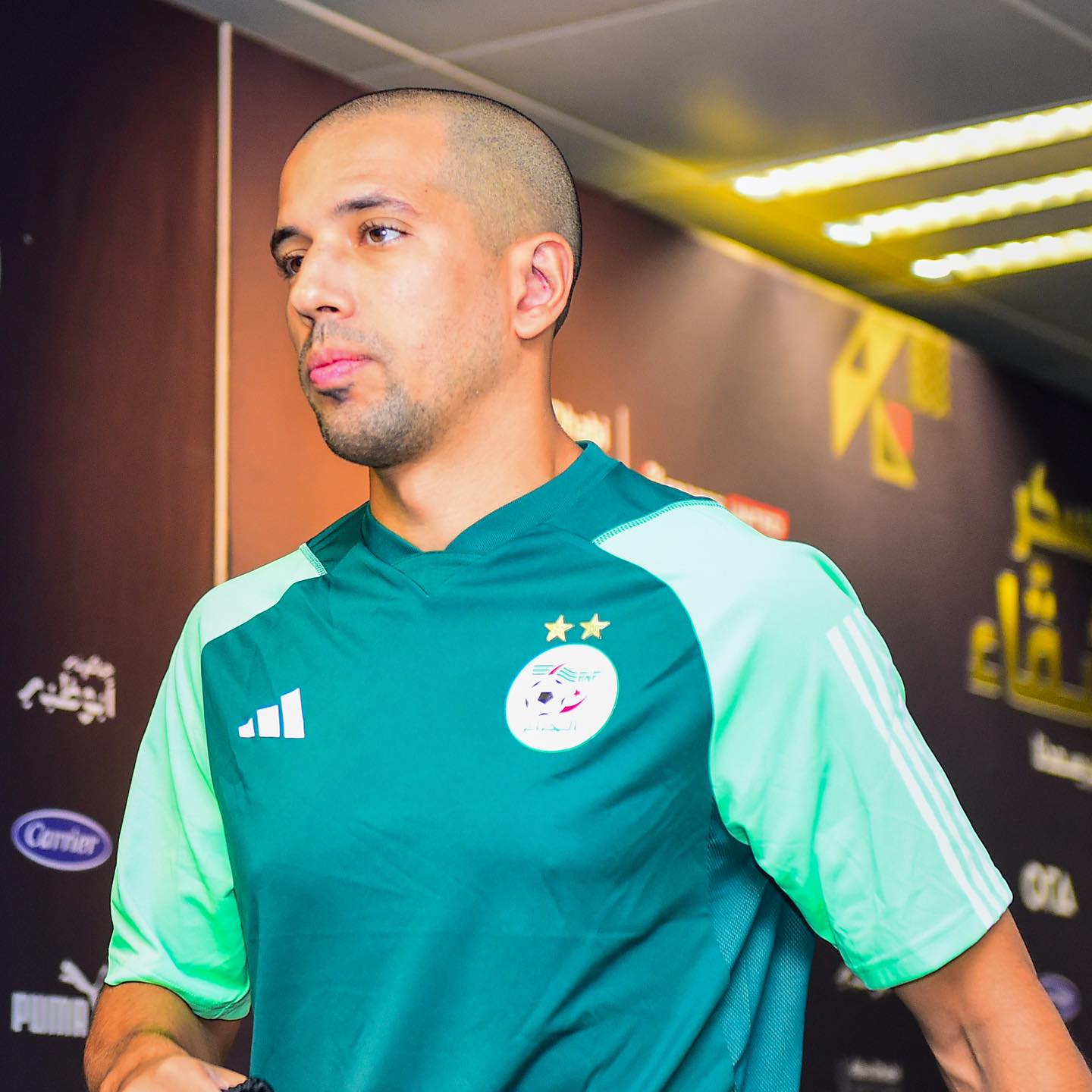 منتخب الجزائر يصل الإمارات استعدادًا لمواجهة منتخب مصر الودية 1