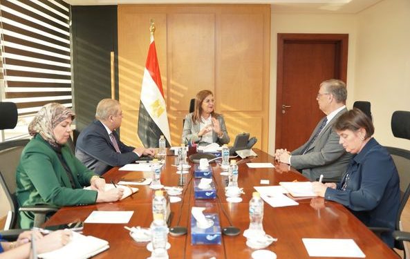 وزيرة التخطيط تبحث سبل التعاون مع سفير هولندا بالقاهرة