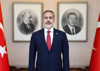 وزير الخارجية التركي يوجه الشكير لـ مصر على توصيل المساعادات للفلسطنيين