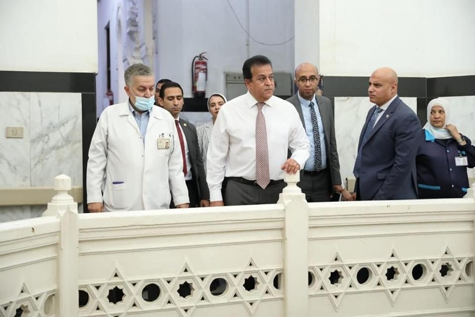 زيارة مفاجئة لوزير الصحة لـ مستشفى رمد قلاوون تكشف عن كارثة تحيل الإدارة للتحقيق 1