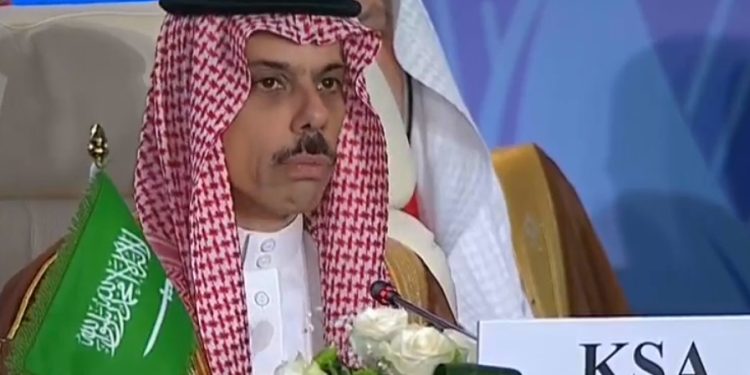 عاجل | وزير الخارجية السعودي: نؤكد رفضنا محاولات التهجير القسري للفلسطنيين من أرضيهم