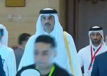 عاجل | وصول تميم بن حمد أمير قطر لـ قمة القاهرة للسلام 1