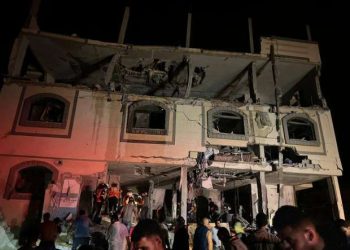 عاجل│ ننشر الصور الأولى من حادث قصف كنيسة غزة