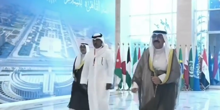 عاجل | وصول ولي عهد الكويت لـ قمة القاهرة للسلام
