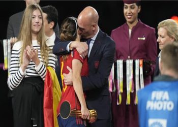 بعد واقعة التقبيل.. قرار جديد من الفيفا تجاه رئيس الاتحاد الإسباني السابق 1