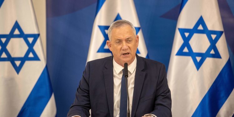 وزير الدفاع الإسرائيلي: من يساعد في عودة الأسرى من غزة سيحصل على حصانة له ولعائلته