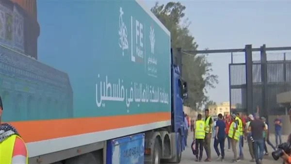 مصر ترفع عدد الشاحنات الإنسانية لغزة إلى 300 شاحنة يوميا 1