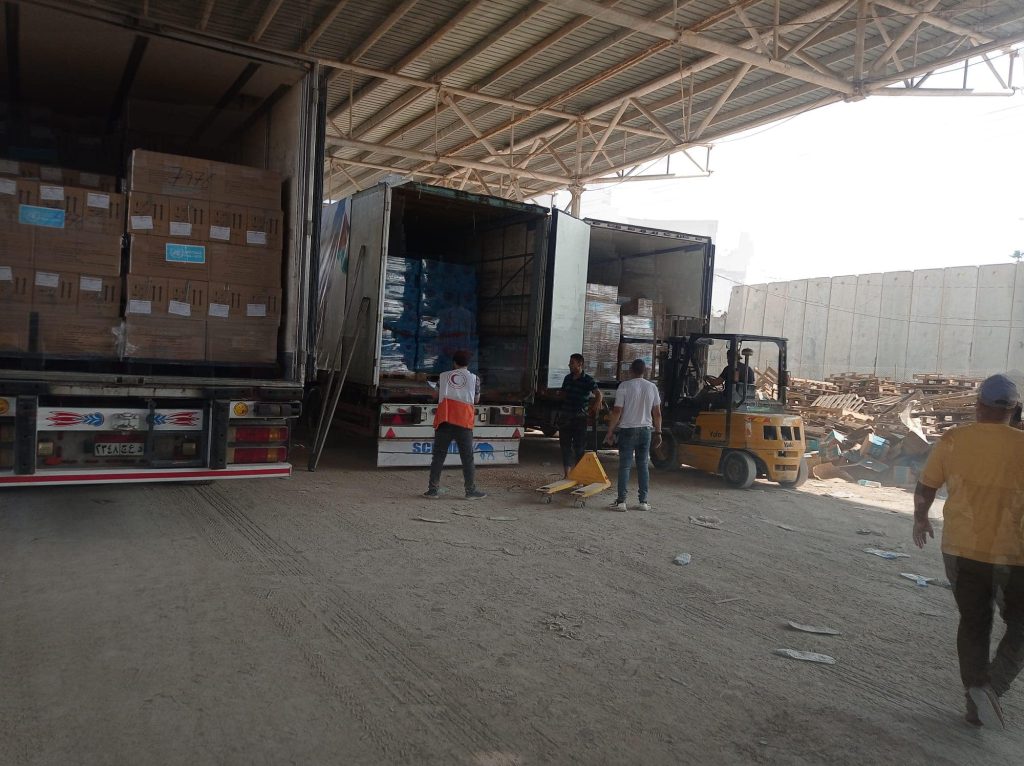 الهلال الأحمر الفلسطيني يعلن استلام 102 شاحنة مساعدات من معبر رفح اليوم 2