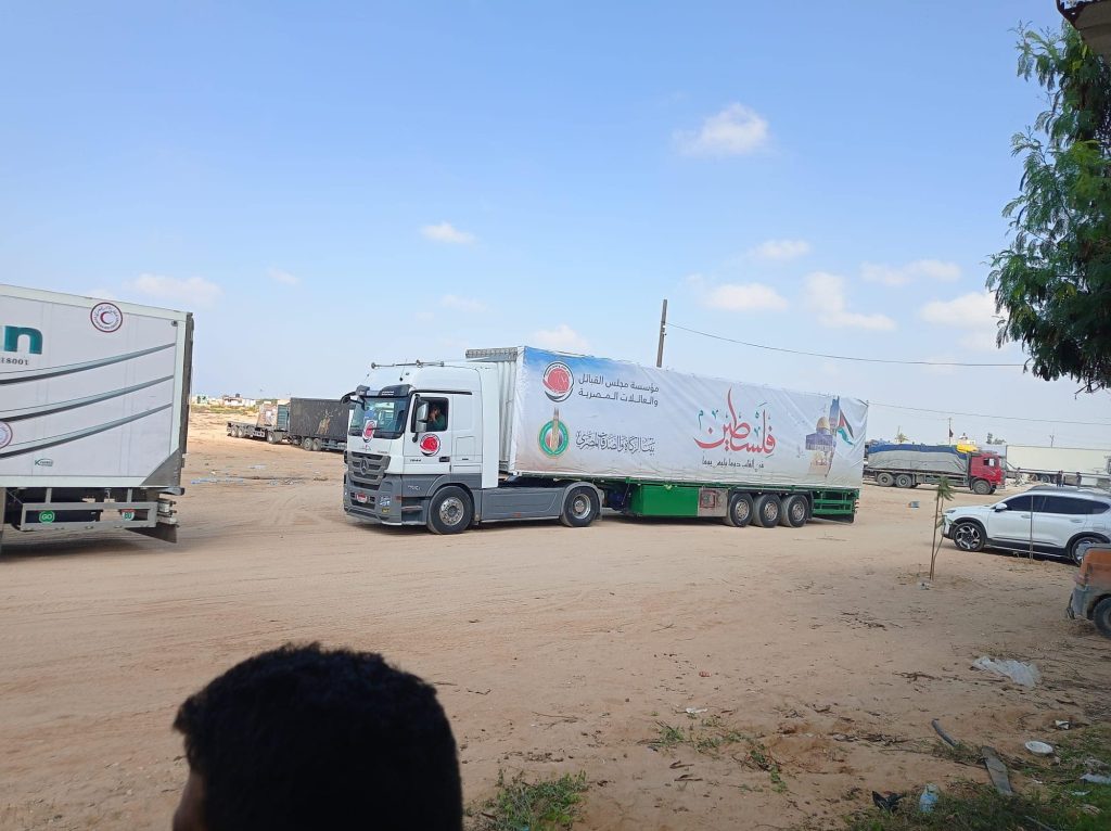 الهلال الأحمر الفلسطيني يعلن استلام 102 شاحنة مساعدات من معبر رفح اليوم 5