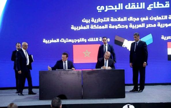 وزير النقل ونظيره المغربي يوقعان على اتفاقية تعاون في مجالات السكك الحديدية 1