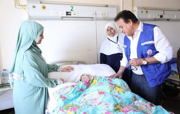 وزير الصحة يتفقد مستشفى العريش للاطمئنان على مصابي غزة 1
