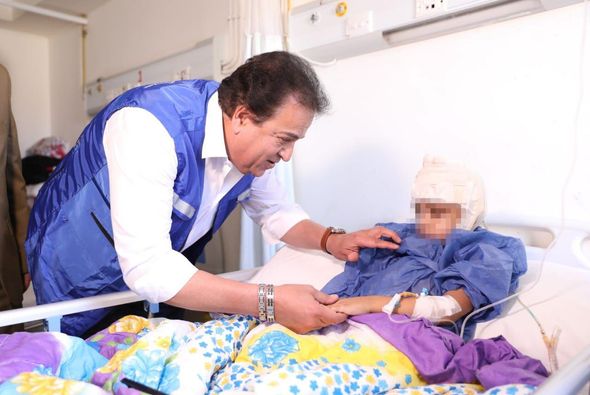 وزير الصحة يتفقد مستشفى العريش للاطمئنان على مصابي غزة 3