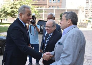 وزير العمل في الاتحاد المصري لمقاولي البناء والتشييد