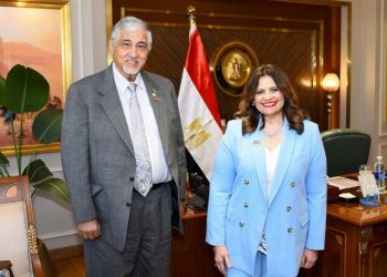 وزيرة الهجرة تستقبل خبيرا مصريا بأمريكا في البترول