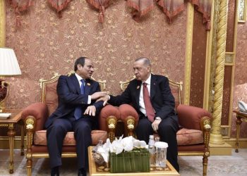 الأيد في الأيد.. تفاصيل لقاء هام بين السيسي وأردوغان في السعودية 6