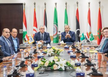 اقتصادية قناة السويس والأكاديمية العربية توقعان مذكرة تفاهم للتعاون المشترك | صور