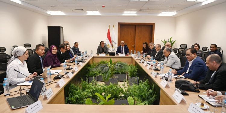 وزيرا البيئة والري يُناقشان ترتيبات المشاركة المصرية في مؤتمر COP28