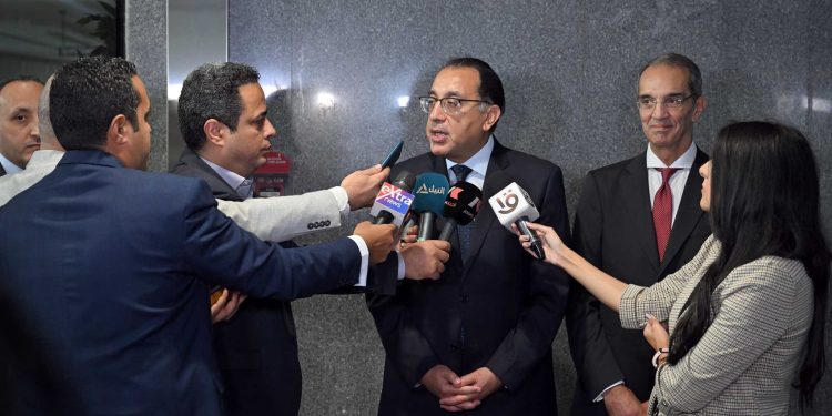 رئيس الوزراء يوجه رسالة لشباب مصر: مستقبل قطاع تكنولوجيا المعلومات حدوده السماء