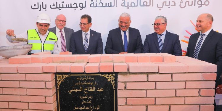 باستثمارات بـ 80 مليون دولار.. رئيس قناة السويس يشهد وضع حجر أساس منطقة موانئ دبي اللوجستية