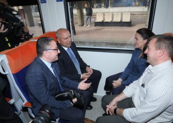 رئيسة المجر تزور محطة مصر برمسيس وتستقل أحد القطارات