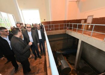 وزير الإسكان يتفقد محطة تنقية مياه الشرب بالشيخ زايد 3