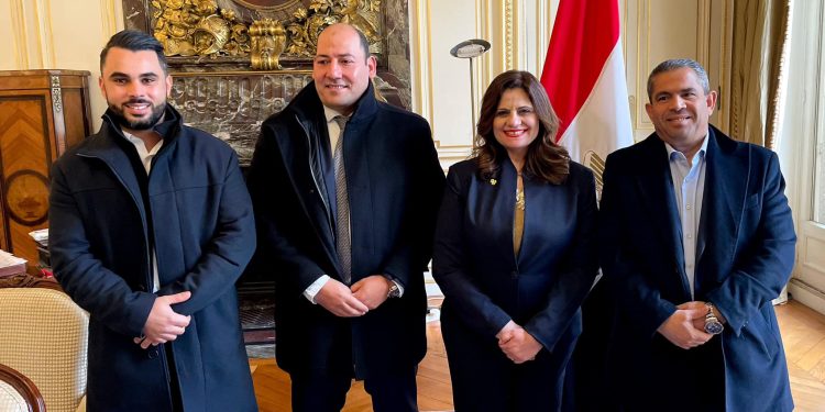 ضمن "شارك بصوتك".. وزيرة الهجرة تعقد عدة اجتماعات مع نخبة من رجال الأعمال والمستثمرين المصريين في فرنسا 1