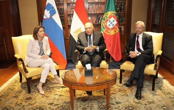 وزير الخارجية يجري مباحثات مع نظرائه في البرتغال وسلوفينيا لبحث تطورات الأوضاع بـ غزة 1