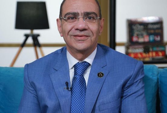 وزير الصحة يهنئ الدكتور حسام حسني لـ تعيينه أمينا عاما للمجلس الصحي المصري 1