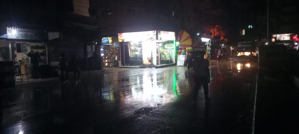 بالصور.. الشتاء وصل.. سقوط أمطار غزيرة في شوارع كفر الشيخ 3