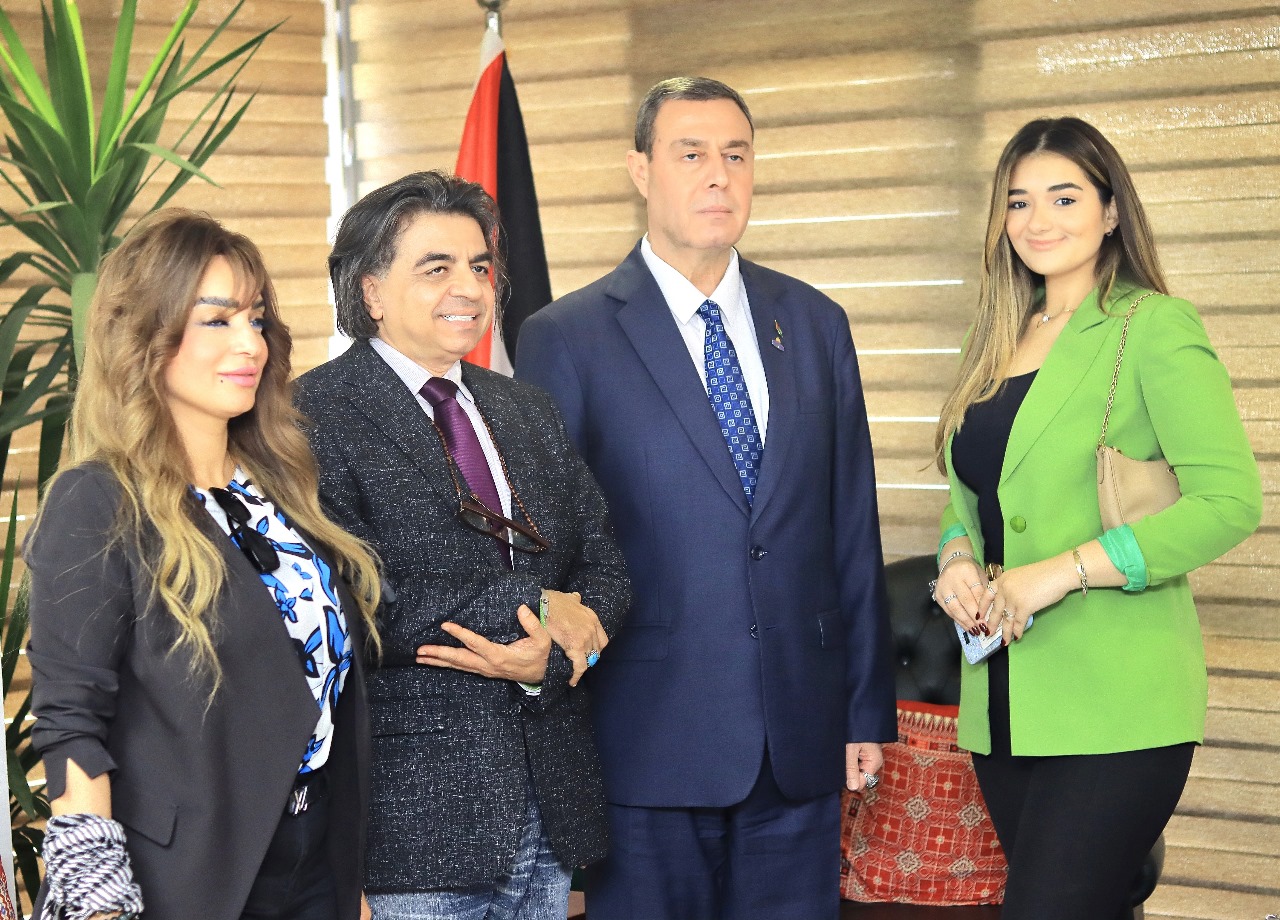 ملك زاهر في زيارة لسفارة فلسطين لدعم مجتمع الصم في يومهم العالمي 3