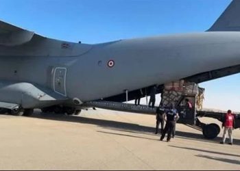 مطار العريش يستقبل 3 طائرات تحمل موادًا إغاثية ومحطة تحلية مياه لـ غزة