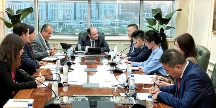 وزير التجارة: حريصون على جذب شركات صينية للسوق المصري في مجالات البتروكيماويات والإلكترونيات 1