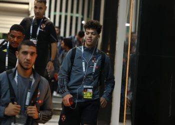 الأهلي يصل إلى ستاد القاهرة الدولي استعدادًا لخوض مباراة صن داونز 4