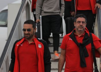بالصور.. وصول بعثة منتخب مصر مطار القاهرة بعد الفوز على سيراليون 1