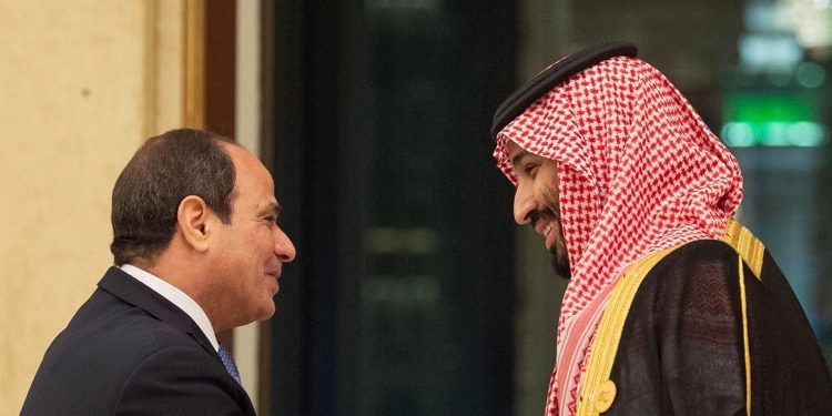 ولي عهد السعودية مهنئأ السيسي: حريصون على تعزيز العمل مع مصر