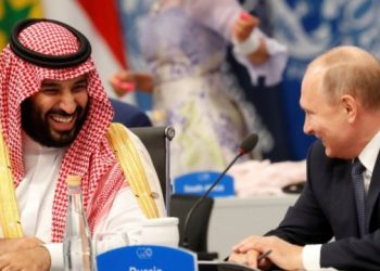بالفيديو│ سقطة كبيرة لـ بوتين أثناء زيارته لـ السعودية.. و«بن سلمان» يتدخل.. ما القصة 4