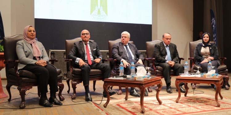 وزير التعليم العالي ورئيس جامعة عين شمس يفتتحان ندوة "تحديات الأمن القومي"
