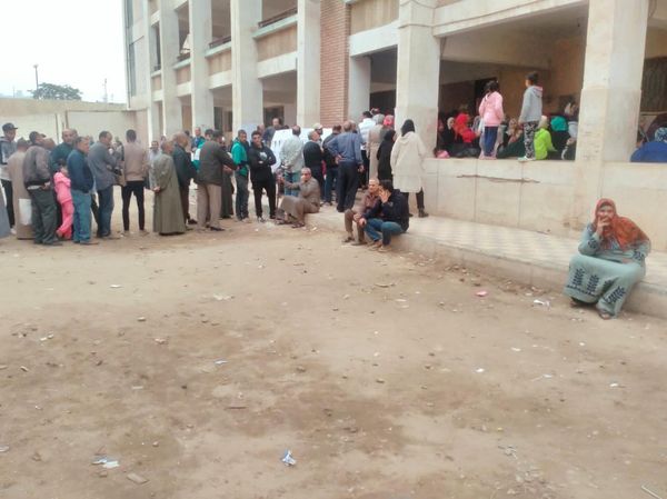 بالصور.. إقبال من المواطنين في حدائق حلوان للتصويت في الانتخابات الرئاسية 2