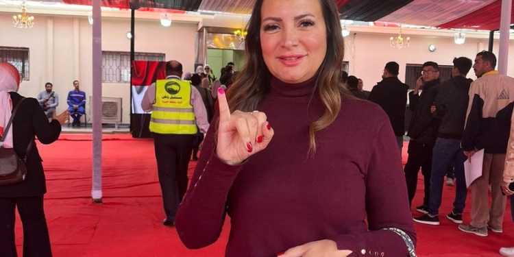 الإعلامية ريهام السهلي رئيسة قنوات dmc تدلي بصوتها في الإنتخابات الرئاسية 1