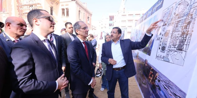 وزير الاتصالات يتفقد إنشاء مركز إبداع مصر الرقمية "كريتيفا" بقصر الملك فؤاد الأول