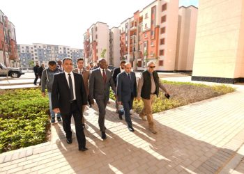 وزير الإسكان بزيمبابوي يزور مشروعات العاصمة الإدارية الجديدة ومدينة الحدائق بالقاهرة