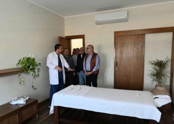 وزير الإسكان يتفقد مشروع الوحدات الفندقية والسياحة العلاجية والاستشفائية بمدينة أسوان الجديدة 3