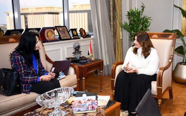 وزيرة الهجرة تستقبل الكاتبة سماح أبو بكر لبحث التعاون بالمرحلة الثانية من مبادرة "اتكلم عربي"