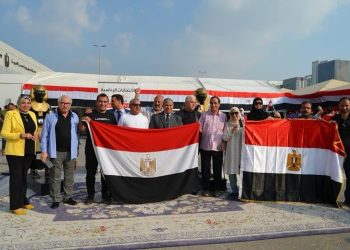المصريين بـ أبو ظبي يشعلون السفارة المصرية بمشاعر الوطنية في انتخابات الرئاسة 2024 بالخارج 1