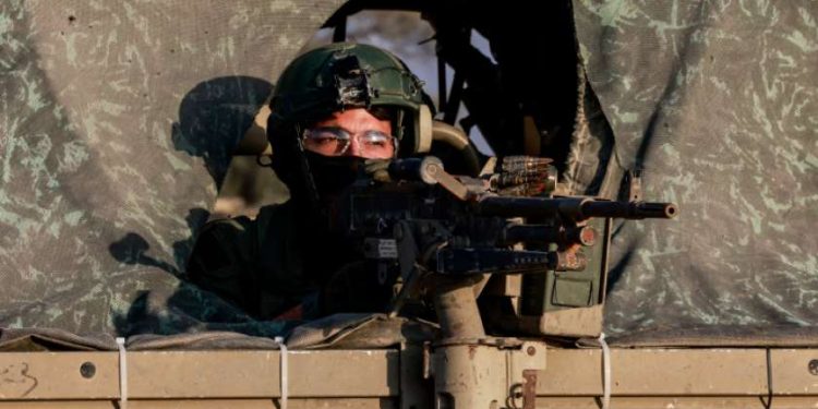الفصائل الفلسطينية تعلن استهداف قوة إسرائيلية بقذيفة شرق خان يونس