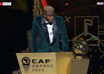 بعد تتويجه بجائزة أفضل لاعب بإفريقيا.. أوسيمين يوجه رسالة لـ محمد صلاح 1