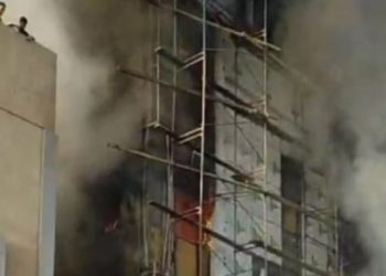 قوات الإطفاء تسيطر على حريق في مبنى مول تجاري بـ مدينة نصر 4
