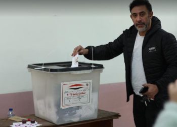 عمرو مصطفى يدلي بصوته في الإنتخابات الرئاسية 2