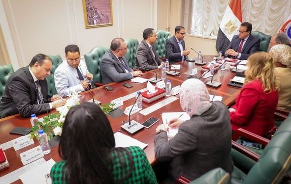 وزير الصحة يبحث مع المدير التنفيذي لـ شركة «سيمنز» سبل التعاون لدعم القطاع الصحي في مصر 1
