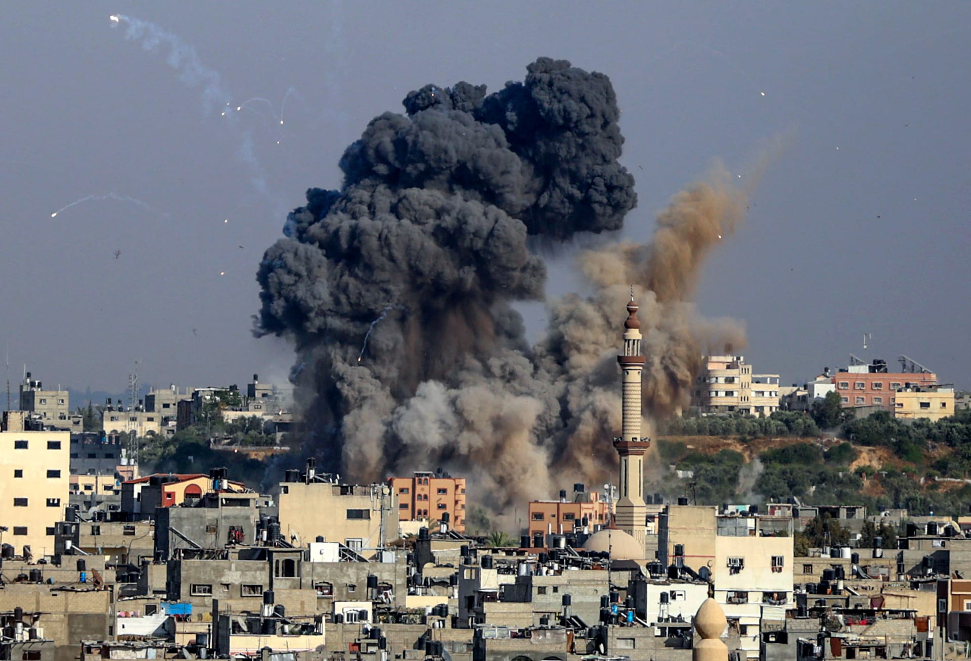 استشهاد 7 فلسطينيين ضحية قصف إسرائيلي على خان يونس 1